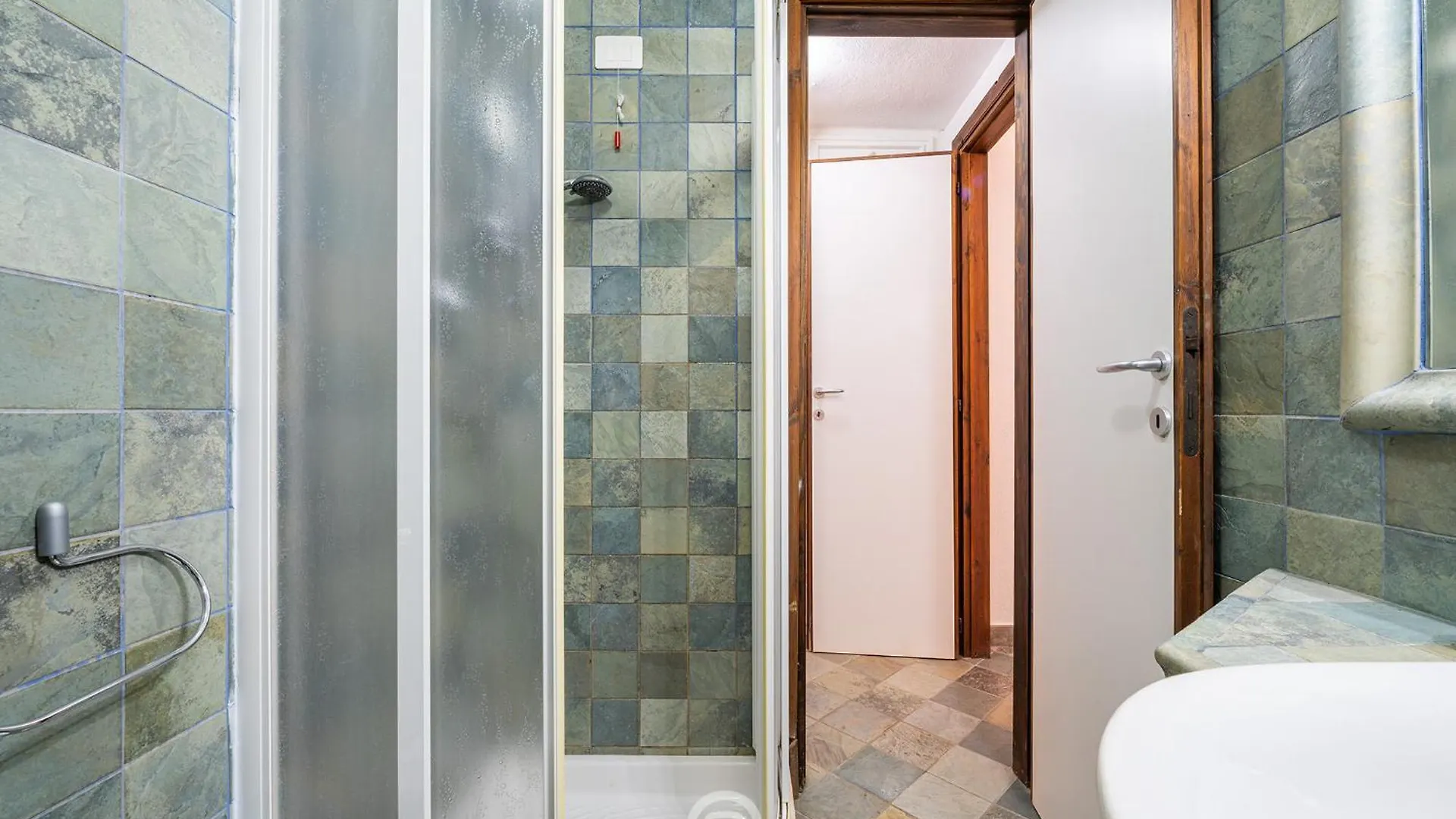 Apartment Fiorenza'S Charming Beach House Is Morus